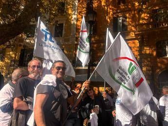 Carburanti, oggi a Roma la protesta di Taxi e Ncc sotto il ministero dei Trasporti: 