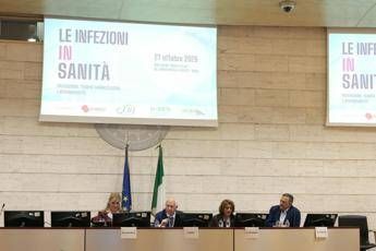 In Italia 500mila infezioni ospedaliere l'anno di cui un terzo da superbug, costi per 783 mln