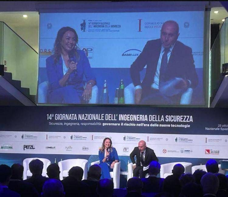 Tiziana Petrillo consigliera del Cni con delega a Sicurezza e Prevenzione Incendi durante il suo intervento