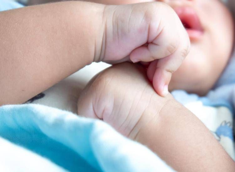 Un neonato - (123_RF)