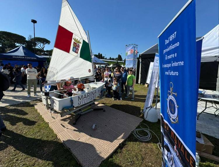 Stand Lega Navale Italiana al Villaggio Difesa - (foto Ufficio stampa)