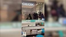 Rapinano gioielleria nel Pavese armati di martello, nella fuga aggredito carabiniere in pensione - Video