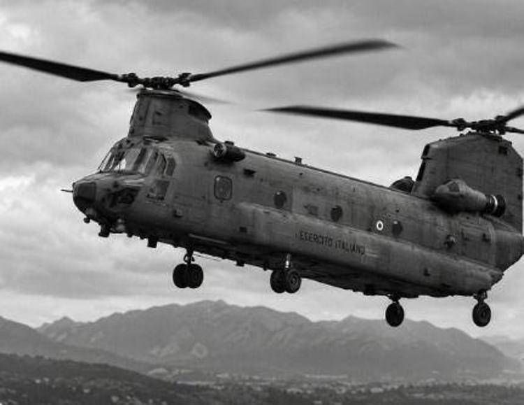 Elicottero CH-47 - (Dal profilo X dell'ammiraglio Giuseppe Cavo Dragone) 