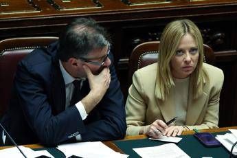 Il ministro Giorgetti e la premier Meloni - Ipa