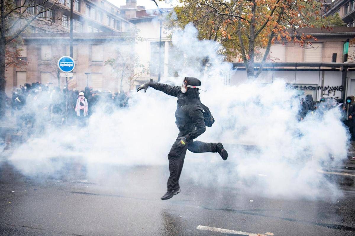 Francia, allarme saccheggi per Halloween: 70mila tra polizia e gendarmi