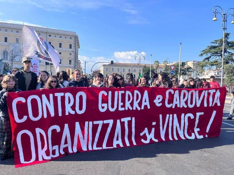 Corteo a Roma - (Adnkronos)