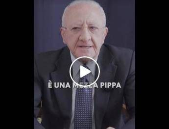 De Luca e la scarcerazione di Siher: "Siamo passati da Che Guevara a Youssef, emaciato con baffetti a coda di topo"