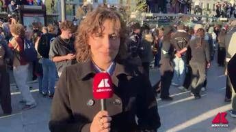 Francia, proteste atto III: a Parigi, i gilet gialli denunciano la messa a margine delle manifestazioni - Videonews