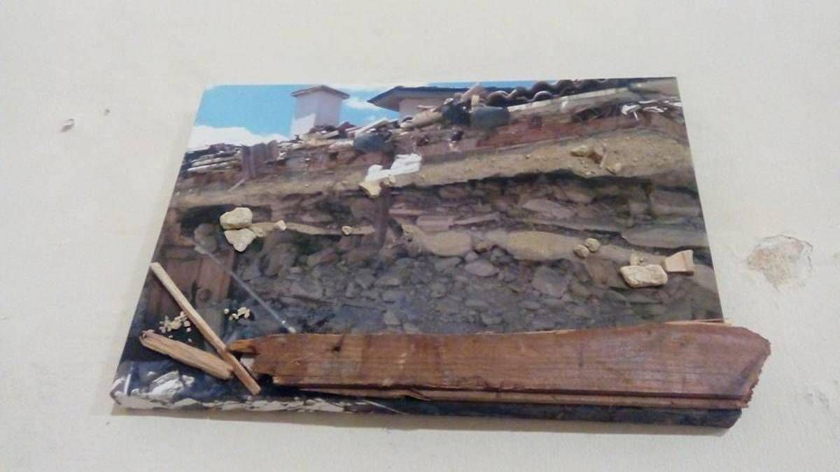 Terremoto Macerie Nei Quadri Iniziativa Beneficenza Di Un Artista Austriaco