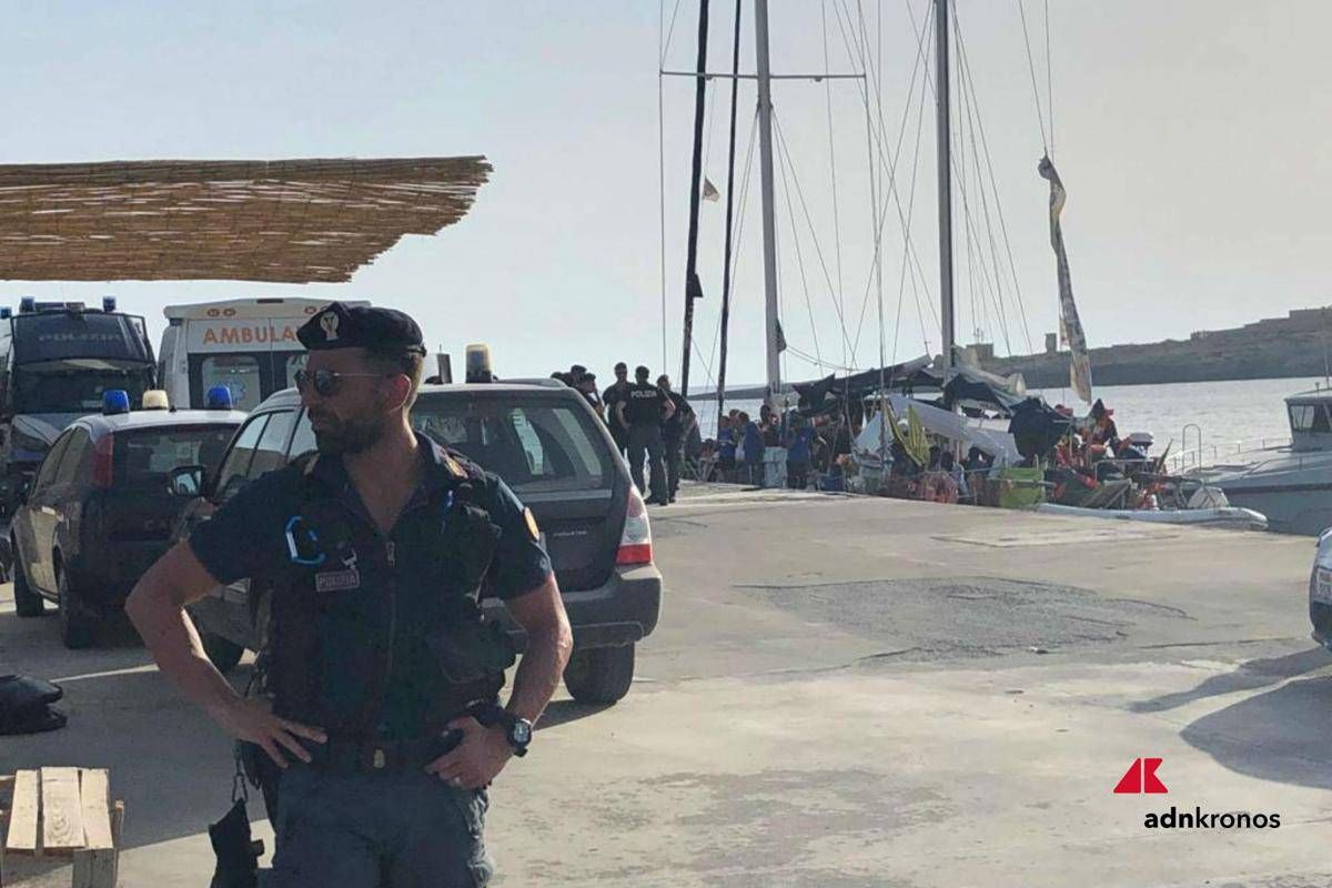 Nave Alex a Lampedusa...Matteo Salvini: 