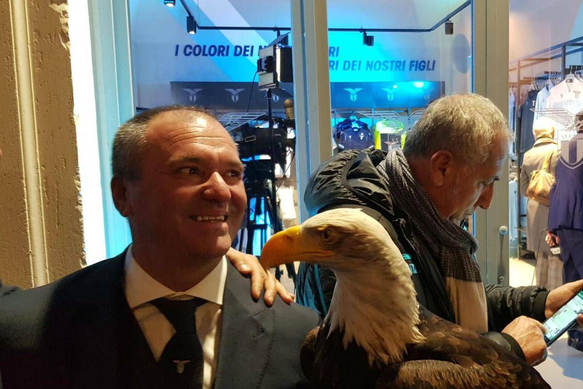 Lotito e giocatori inaugurano nuovo 'Lazio Style 1900' a Roma