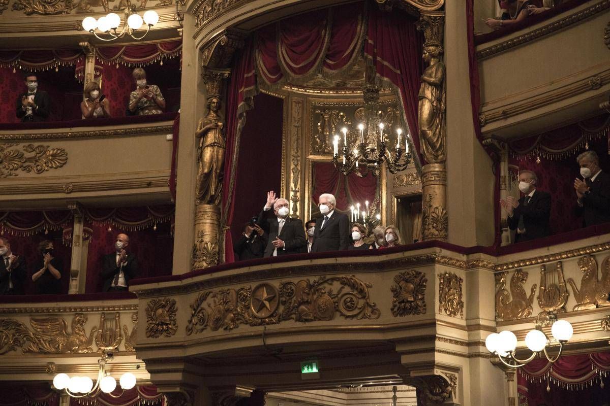 Mattarella E Steinmeier Alla Scala Uscita Fra Gli Applausi