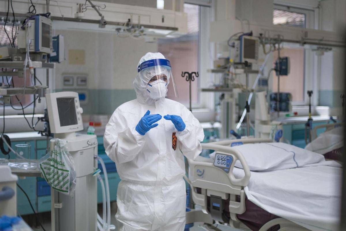 coronavirus con riapertura totale