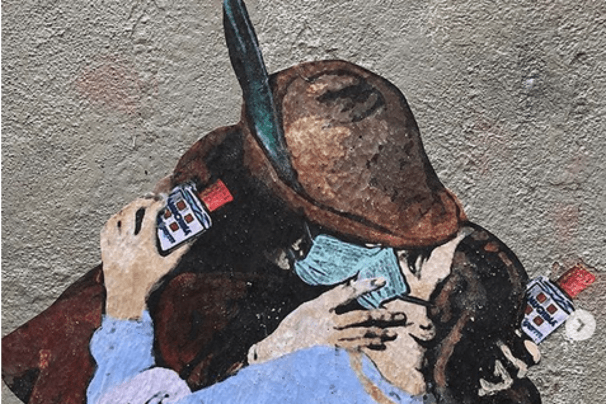 Il Bacio Di Hayez Con La Mascherina L Opera Di Tvboy