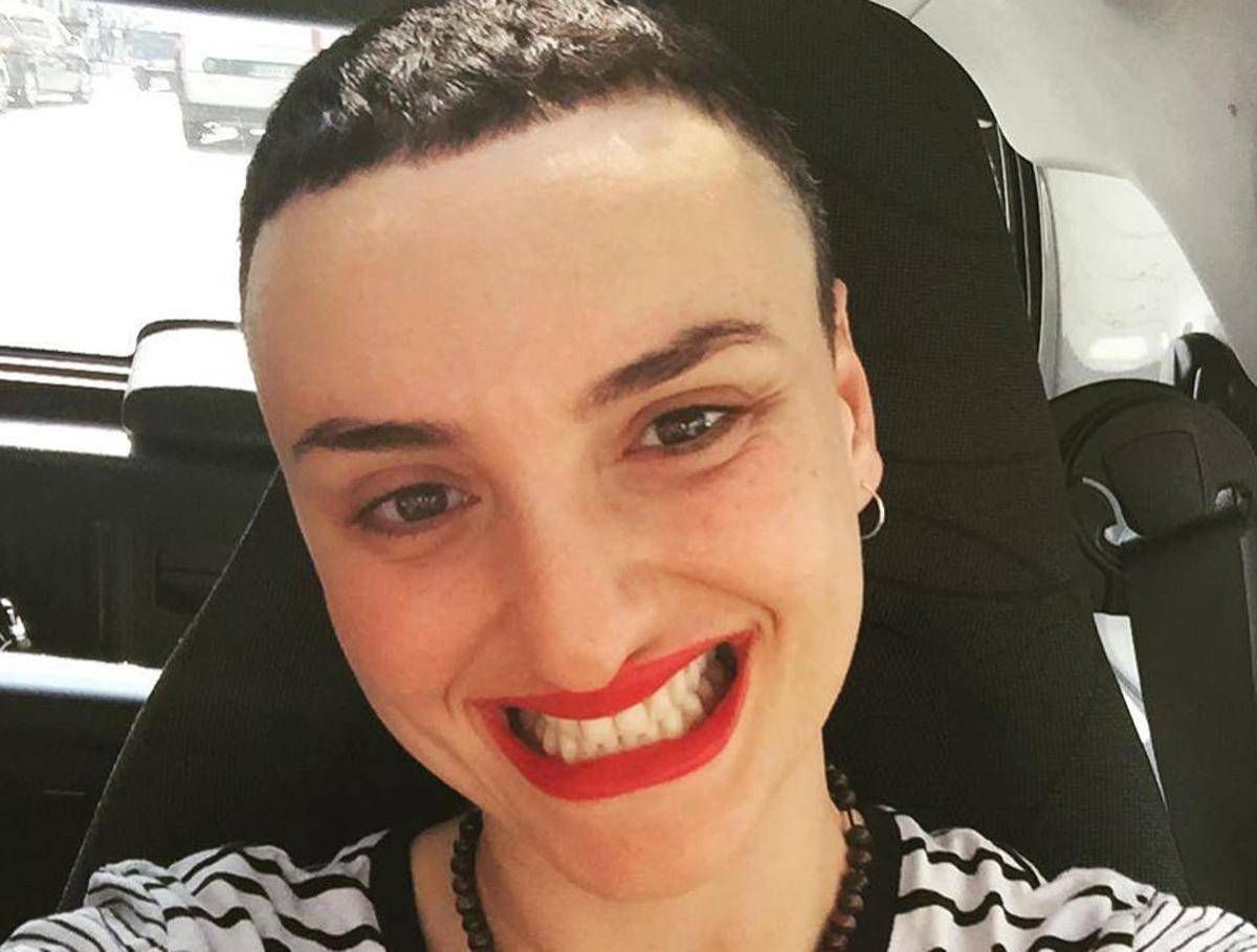 Arisa Cambia Look Taglio Di Capelli Cortissimo Per La Cantante