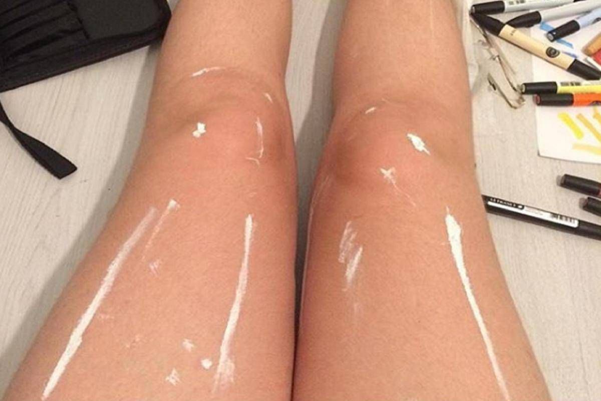 Vedi qualcosa di strano in queste gambe? Il nuovo rompicapo social