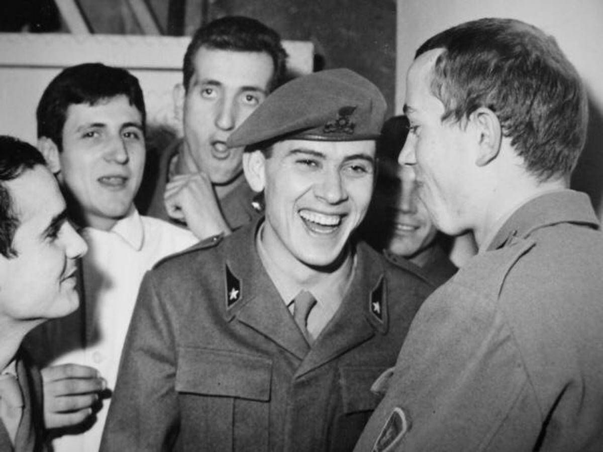 Gianni Morandi, i 70 anni dell'eterno ragazzo di Monghidoro