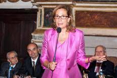 Ilaria Capua Difende Burioni