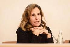 Ilaria Capua Difende Burioni