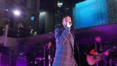 Mengoni, esclusiva performance live da Piazza Liberty
