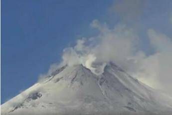 Eruzione di neve, le immagini spettacolari dell'Etna Eruzione di neve, le immagini spettacolari dell'Etna
