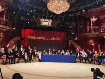 Parietti, Leali e Galiena tra i 13 in gara a 'Ballando', mistero su Vacchi guest star Parietti, Leali e Galiena tra i 13 in gara a 'Ballando', mistero su Vacchi guest star