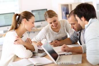 Eni a Job&Orienta per dialogo con giovani Eni a Job&Orienta per dialogo con giovani