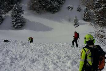 Ancora una valanga in Val d'Aosta, sopralluogo in corso a Gressan /Video Ancora una valanga in Val d'Aosta, sopralluogo in corso a Gressan /Video