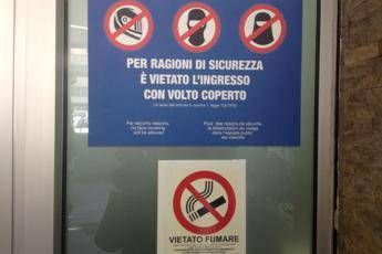 Genova, all'ospedale San Martino 'debutta' cartello anti-burqa Genova, all'ospedale San Martino 'debutta' cartello anti-burqa