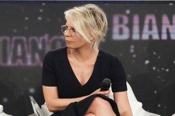 Temptation diventa vip, sorpresa in arrivo a C'è posta per te Temptation diventa vip, sorpresa in arrivo a C'è posta per te