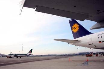 Merkel valuterà pacchetto salvataggio Lufthansa Merkel valuterà pacchetto salvataggio Lufthansa