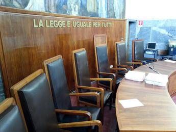 Anarchici vs Casapound, gip archivia: Colpire controparte politica non è terrorismo Anarchici vs Casapound, gip archivia: Colpire controparte politica non è terrorismo