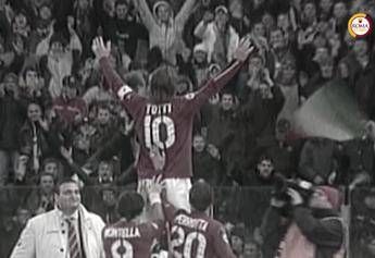 La fedeltà vale più del denaro, il tributo della AS Roma a Totti La fedeltà vale più del denaro, il tributo della AS Roma a Totti