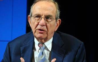 Padoan: Carige salvata con strumenti dei governi precedenti Padoan: Carige salvata con strumenti dei governi precedenti