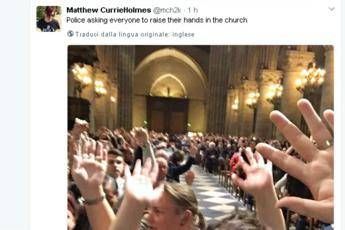 'Ero anche a Londra', Matthew twitta in diretta da Notre Dame 'Ero anche a Londra', Matthew twitta in diretta da Notre Dame
