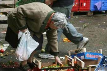 Fino a 485 euro al mese, approvato decreto contro povertà Fino a 485 euro al mese, approvato decreto contro povertà
