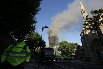 Grenfell Tower, risarcimento di 68mila euro alle famiglie di Gloria e Marco Grenfell Tower, risarcimento di 68mila euro alle famiglie di Gloria e Marco