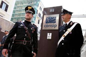 Consip, indagati il pm Woodcock e Federica Sciarelli Consip, indagati il pm Woodcock e Federica Sciarelli