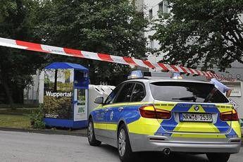 Germania, incendiato locale: svastica dipinta sulla porta Germania, incendiato locale: svastica dipinta sulla porta