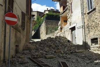 Col sisma persi casa e familiari, qui tutto fermo: me ne vado Col sisma persi casa e familiari, qui tutto fermo: me ne vado