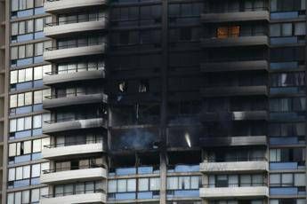 Honolulu, incendio in un grattacielo: 3 morti Honolulu, incendio in un grattacielo: 3 morti