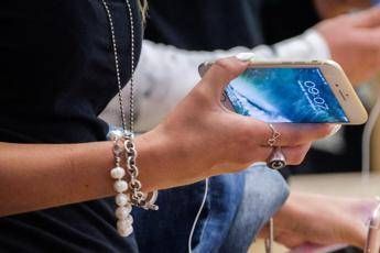 Rischio tumore, cellulare 'assolto' per mancanza di prove Rischio tumore, cellulare 'assolto' per mancanza di prove