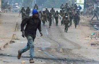 Kenya, scontri dopo il voto: 100 morti Kenya, scontri dopo il voto: 100 morti