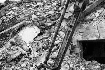 Terremoto Irpinia, Mattarella: Senso di comunità ci consentì di reagire Terremoto Irpinia, Mattarella: Senso di comunità ci consentì di reagire