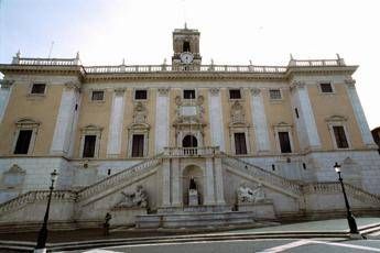 O tutti o nessuno, scontro sul 'Salva Roma' O tutti o nessuno, scontro sul 'Salva Roma'