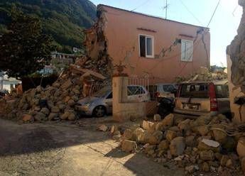 Sisma, il suolo si è abbassato fino a 4 cm a Casamicciola Sisma, il suolo si è abbassato fino a 4 cm a Casamicciola