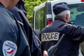 Francia, spari contro moschea: 2 feriti