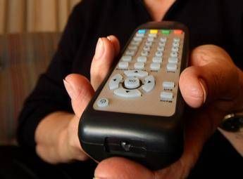 Carcere per chi non paga la pay tv Carcere per chi non paga la pay tv
