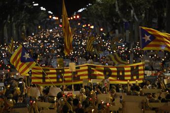 Proteste in Catalogna, ufficiale il rinvio del Clasico