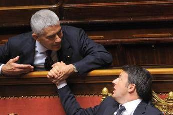 Banche, incontro Renzi-Casini. E' polemica Banche, incontro Renzi-Casini. E' polemica